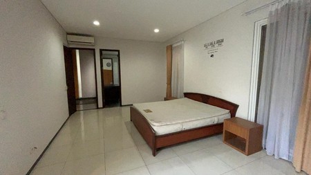 Rumah di Kebayoran Baru