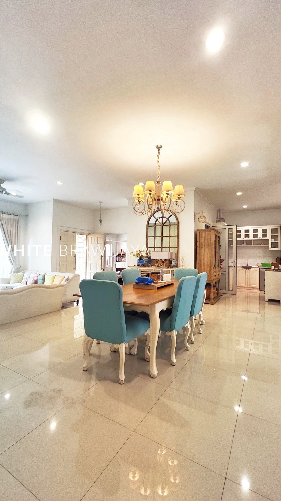 Rumah Lingkungan Tenang Area Villa Delima Lebak Bulus