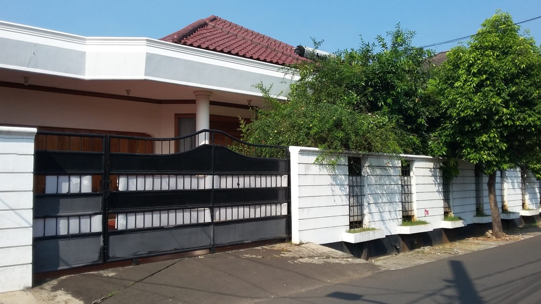 Rumah Lokasi Strategis dengan Lingkungan Asri di Pondok Pinang