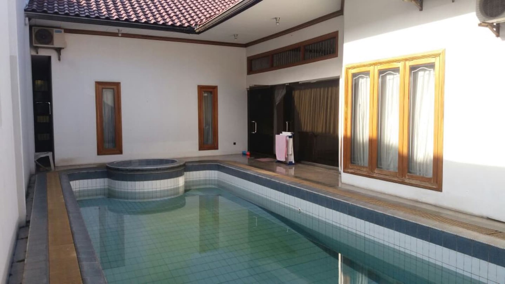 Rumah Lokasi Strategis dengan Lingkungan Asri di Pondok Pinang