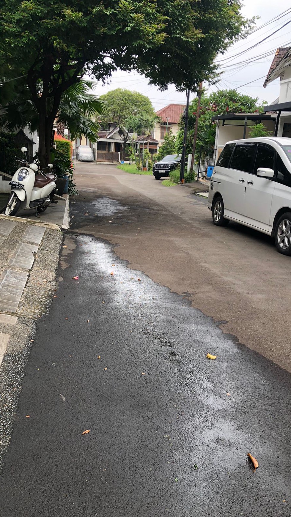 Rumah bebas banjir, lokasi strategis, keamanan 24 jam dalam cluster di Bintaro