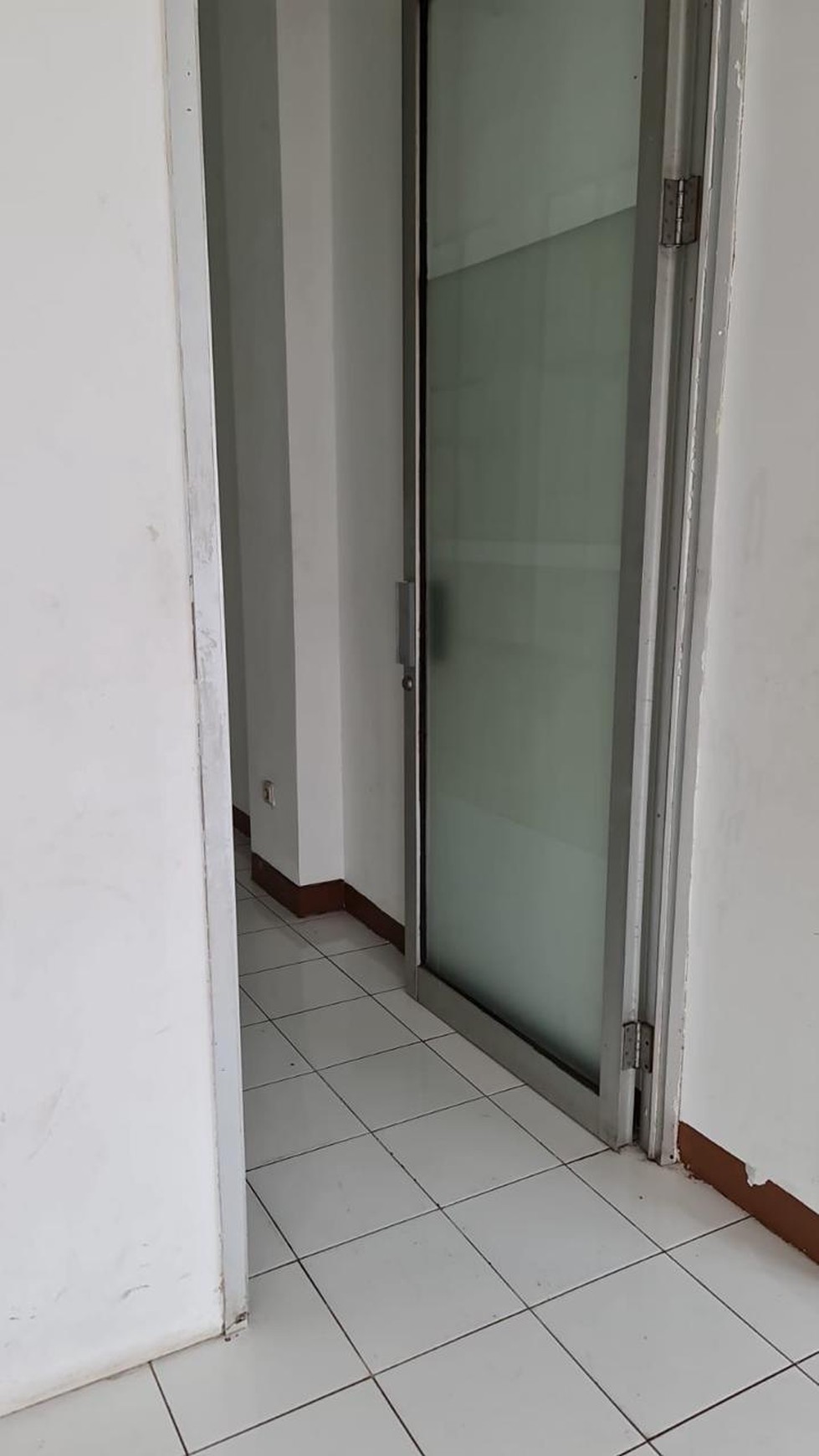 RUKO GANDENG 3 UNIT DI JL GADING GOLF BOULEVARD GADING SERPONG