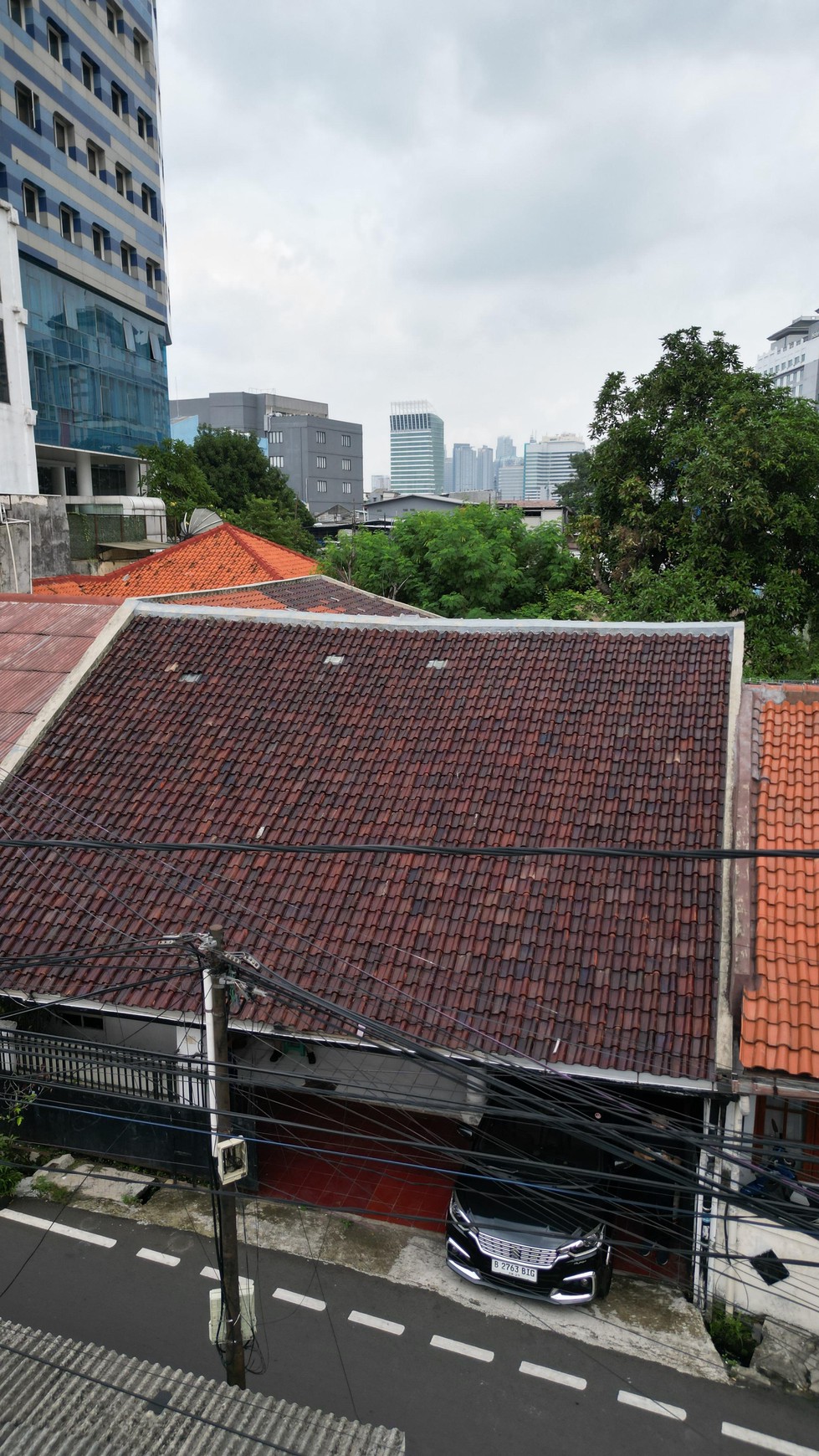 Rumah 1,5 lantai Hitung tanah di Petamburan, Jakarta Pusat