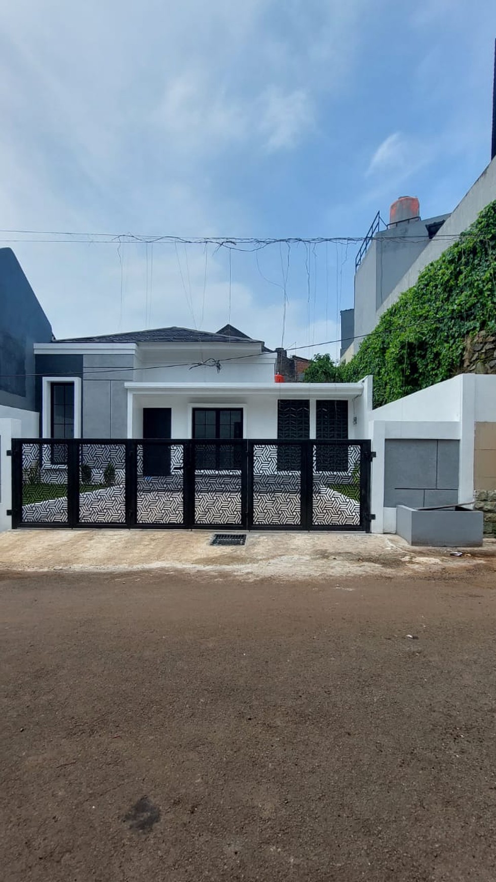Brand New Rumah Siap Huni dengan Hunian Nyaman di Ciputat