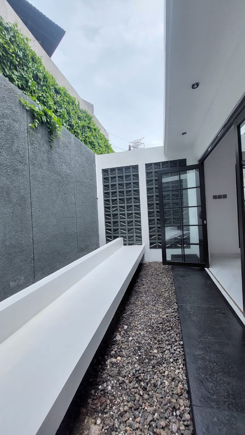 Brand New Rumah Siap Huni dengan Hunian Nyaman di Ciputat