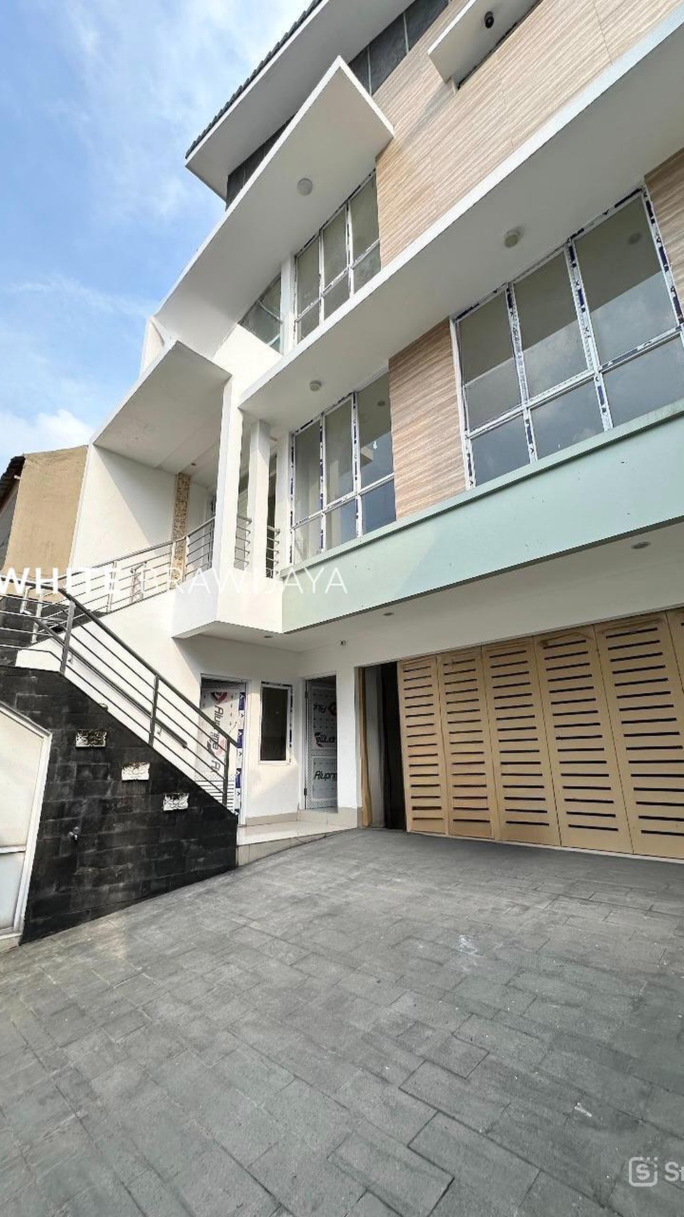 Rumah Hitung Tanah Area Cipete