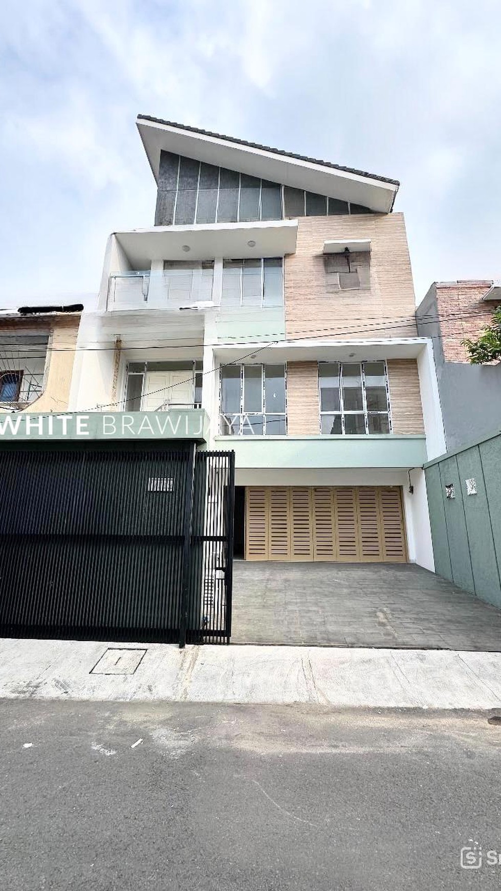 Rumah Hitung Tanah Area Cipete