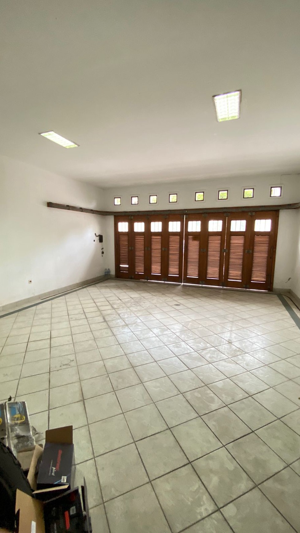 Dijual Rumah Mewah di Villa Gading Indah - Lokasi Strategis, Area Eksklusif dan Prestisius - Kelapa Gading,  Jakarta Selatan