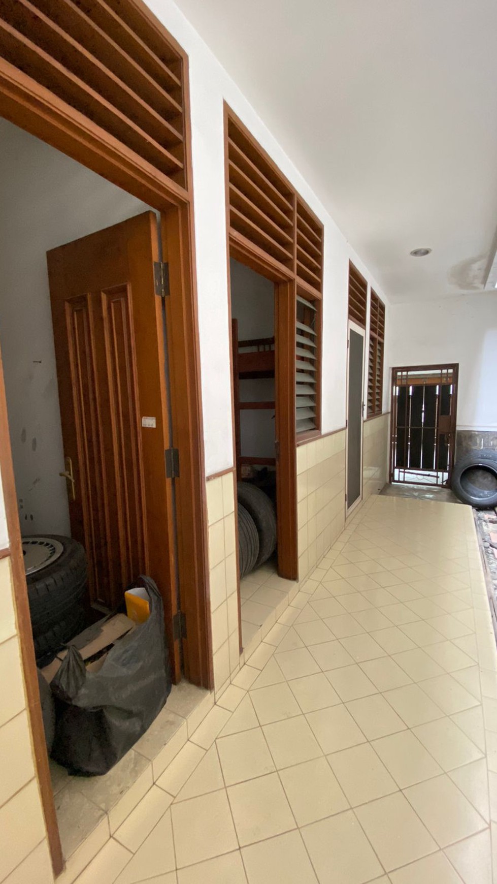 Dijual Rumah Mewah di Villa Gading Indah - Lokasi Strategis, Area Eksklusif dan Prestisius - Kelapa Gading,  Jakarta Selatan