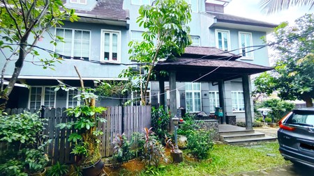 Rumah Mewah Berada di area Lalu Lintas Ramai untuk Bisnis/Usaha di Jakarta Selatan