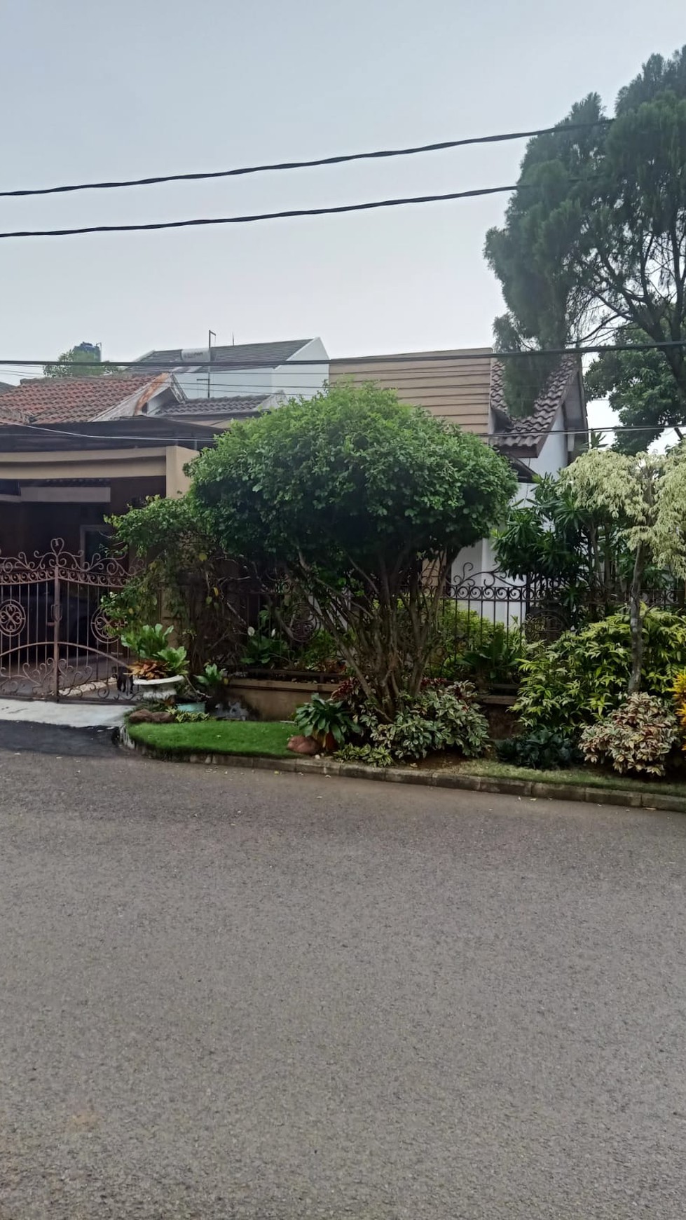 Rumah Asri, lingkungan aman dan nyaman di Graha Bintaro