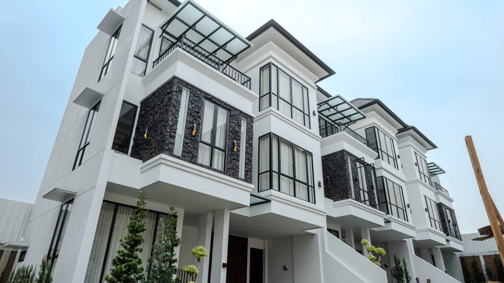 Rumah Brand New di Lebak Bulus Desain Menarik Siap Huni