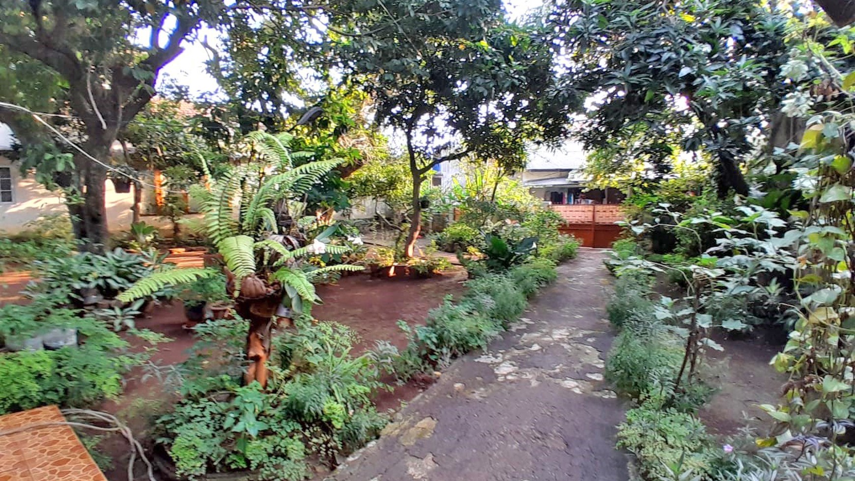 Rumah Hitung Tanah Area Cipete