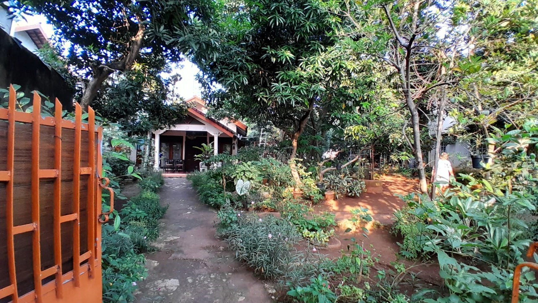 Rumah Hitung Tanah Area Cipete