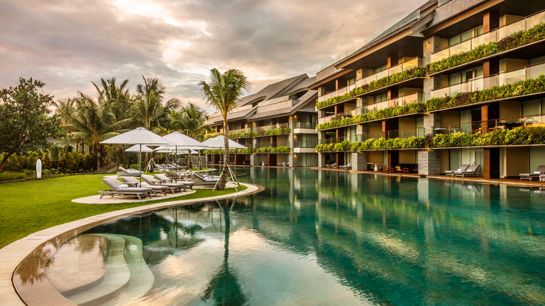 Two Bedroom Luxury Oceanfront Apartment in Echo Beach, Canggu Bali