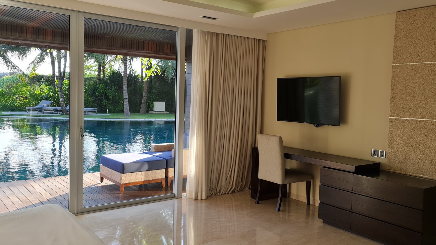 Two Bedroom Luxury Oceanfront Apartment in Echo Beach, Canggu Bali