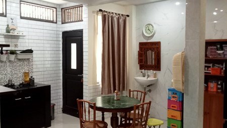 Dijual Rumah Modern Siap Huni Lokasi di Bintaro Sektor 3