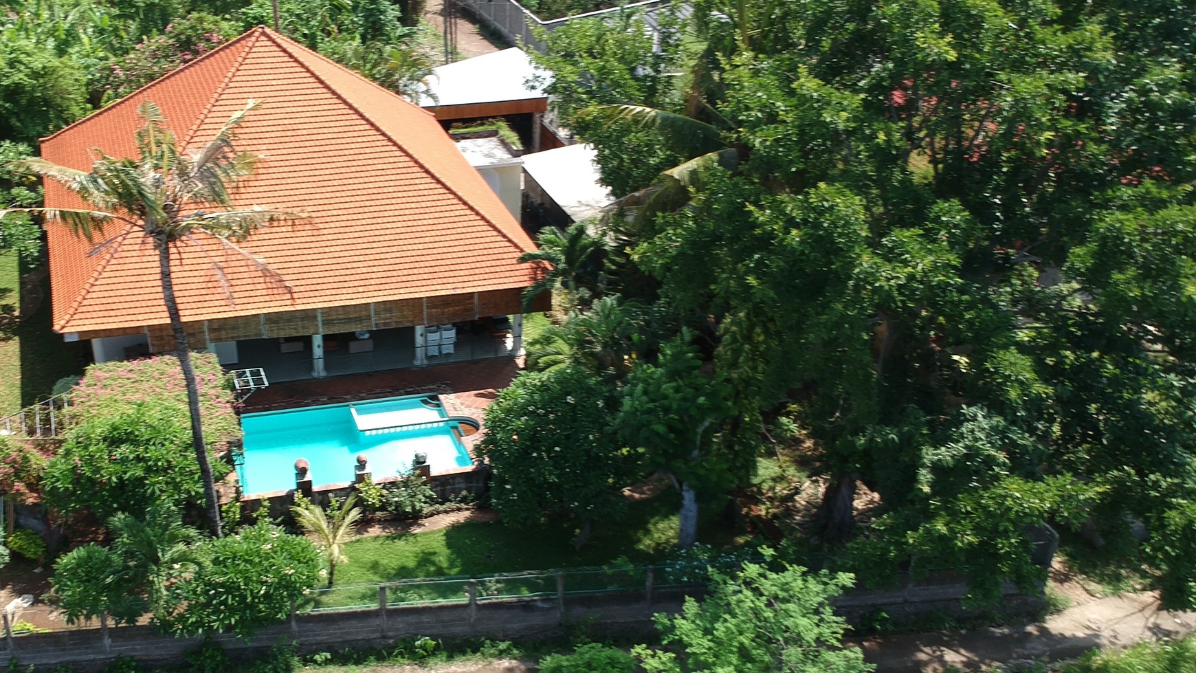 LUXURY VILLA FOR SALE WITH 25-YEAR EXTENDABLE LEASE IN LOVINA