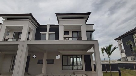 Rumah Asri Terawat 2 Lantai di Podomoro Bandung 