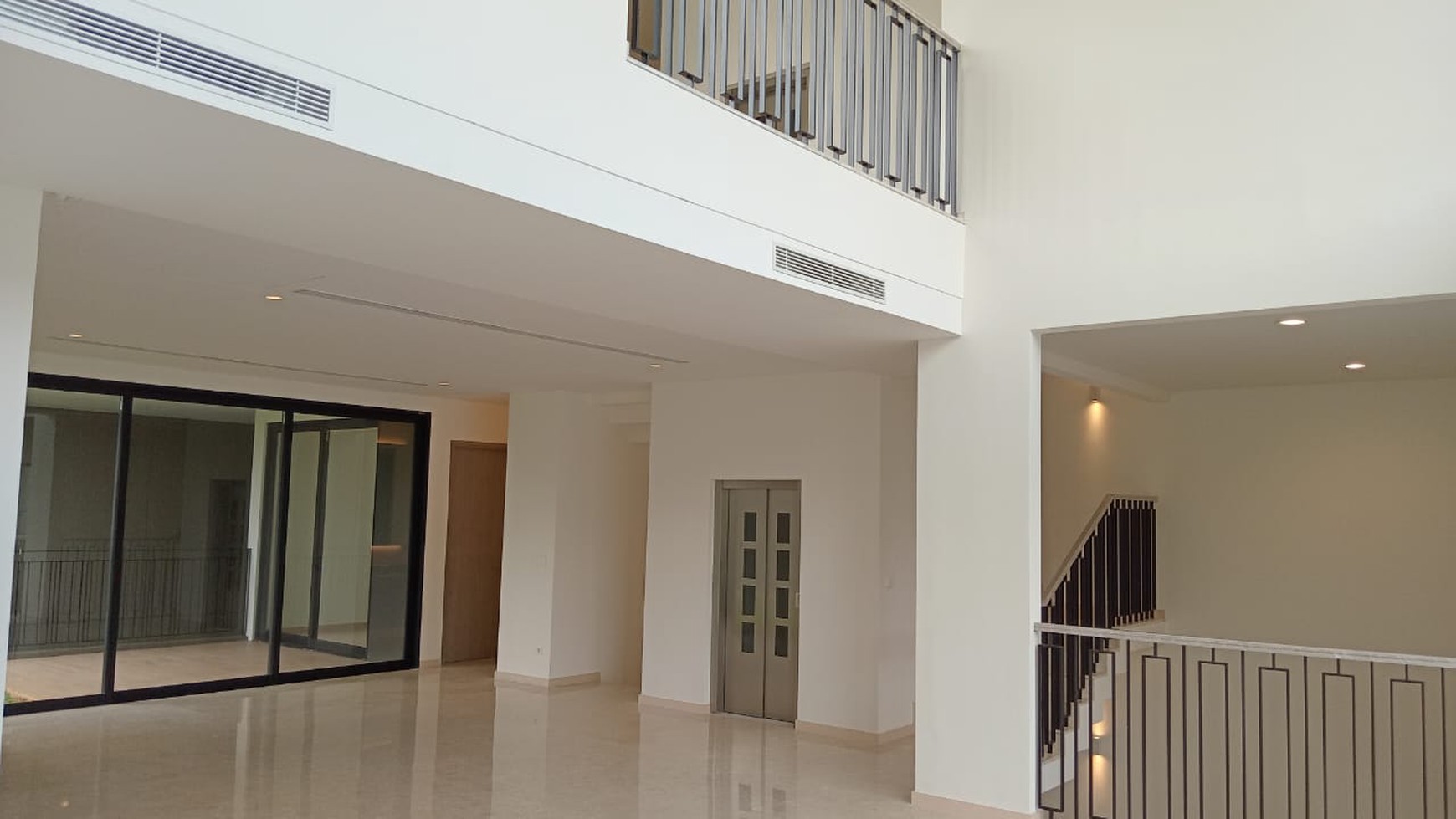 Jarang Ada. Rumah Mewah Navapark Laurel, BSD