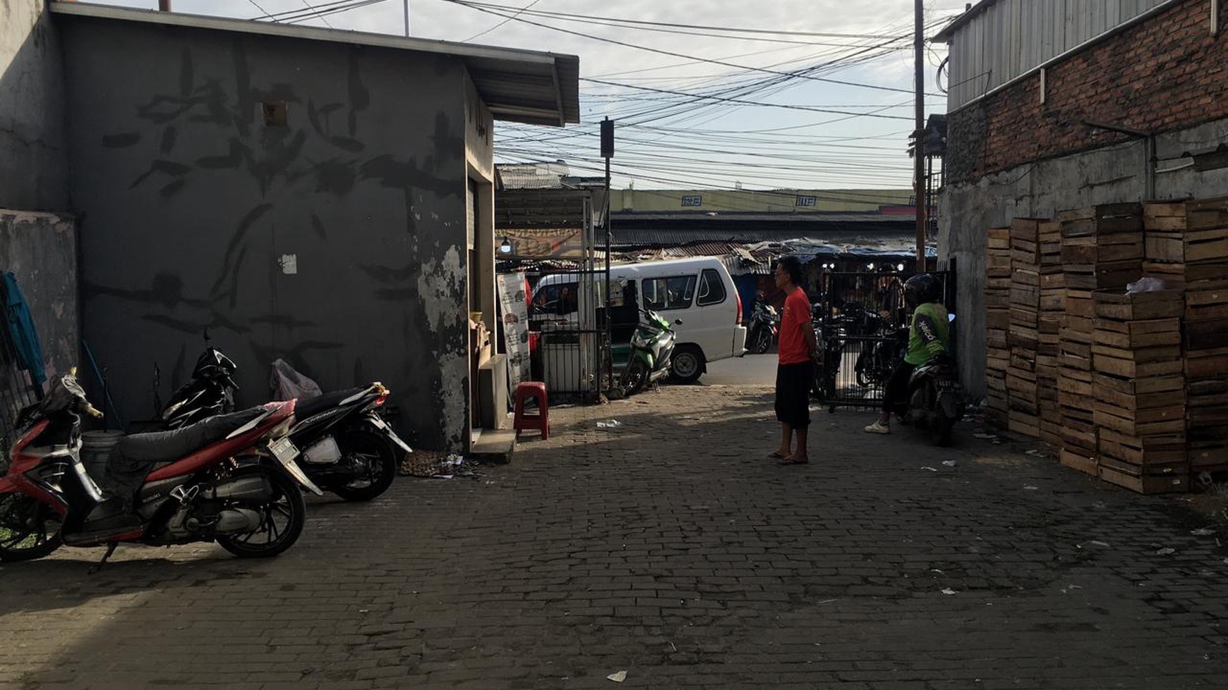 Ruko untuk Usaha di dekat Pasar Jombang Ciputat