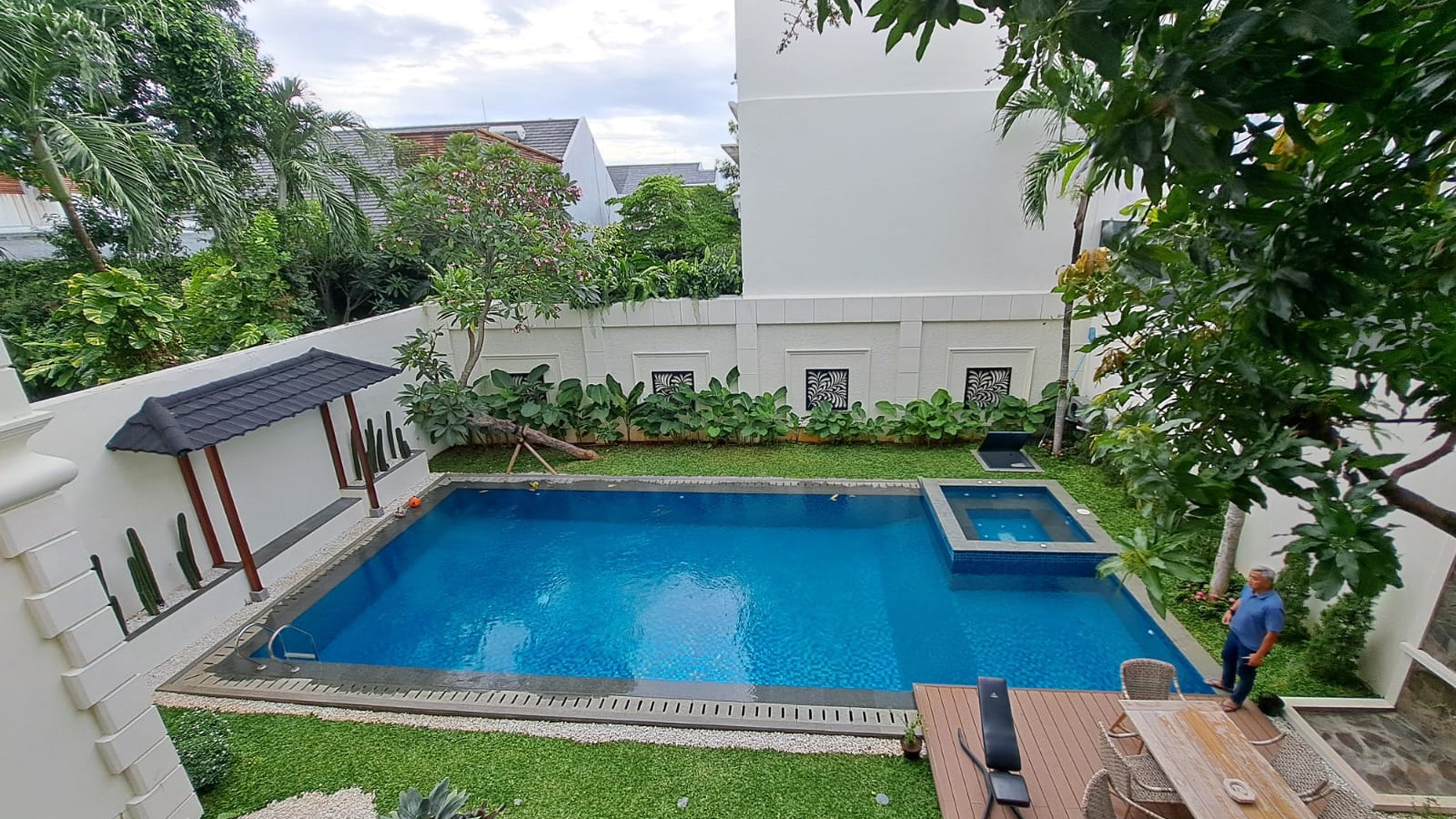 Rumah Lokasi Exclusive ada Pool di Bangka Kemang Jakarta Selatan