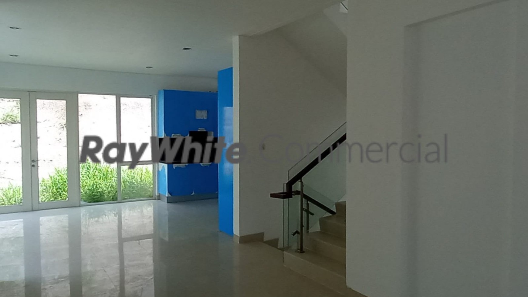 RUMAH TIGA LANTAI DIJUAL SEGERA RIVER VIEW SENTUL CITY BOGOR