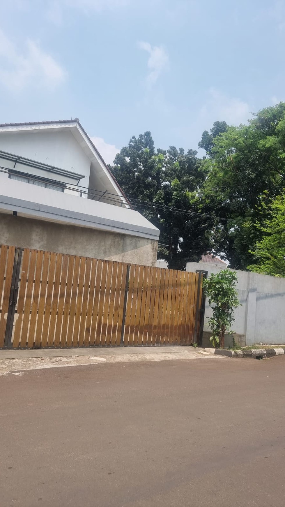 Dijual Rumah Modern Siap Huni Lokasi Strategis di Bintaro 7