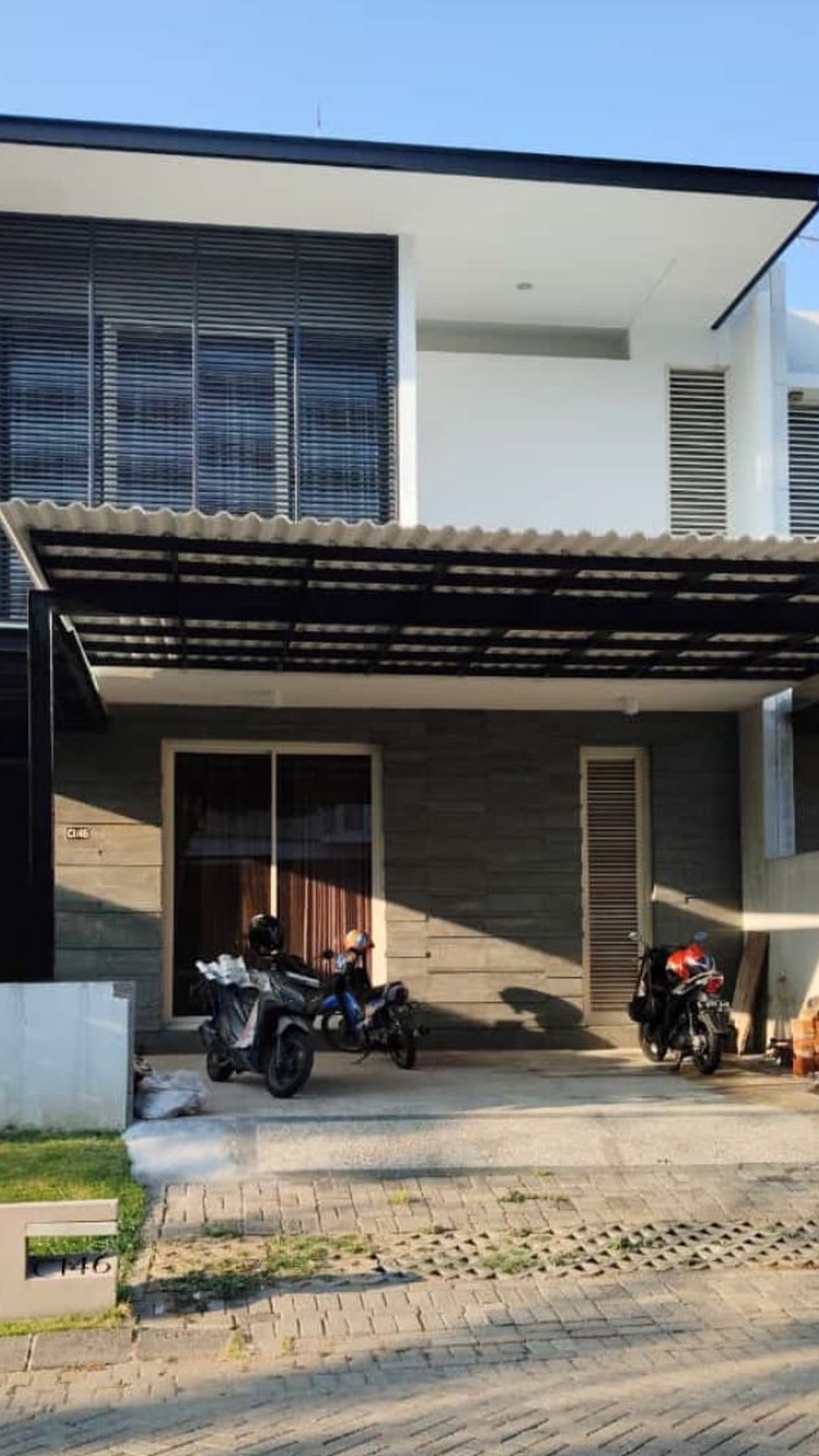 Disewakan Rumah Dian Istana Park Avenue Semi Furnished Dekat Graha Family, Citraland, Royal Residence, Pakuwon Mall