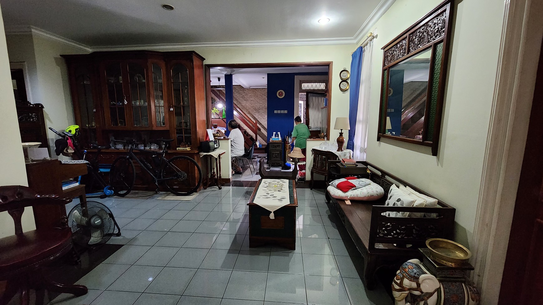 Rumah Lokasi bagus pinggir jalan Raya di Bintaro Sektor 1