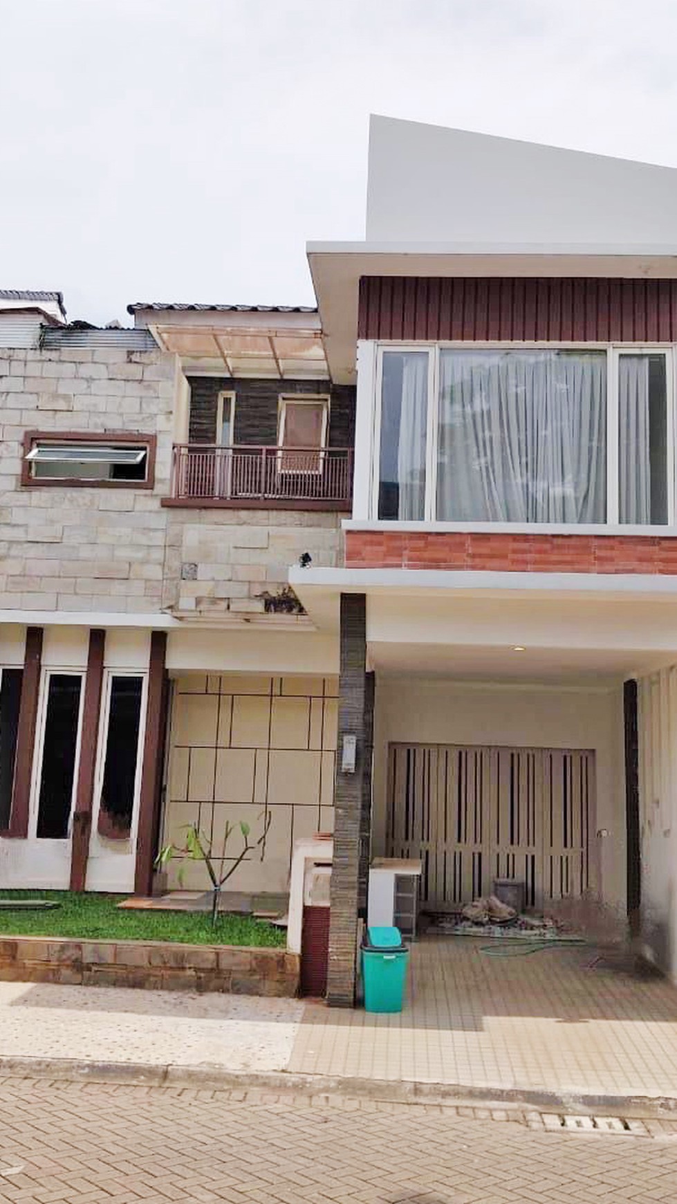 Rumah Lokasi Strategis di Kebayoran Village Bintaro Jaya