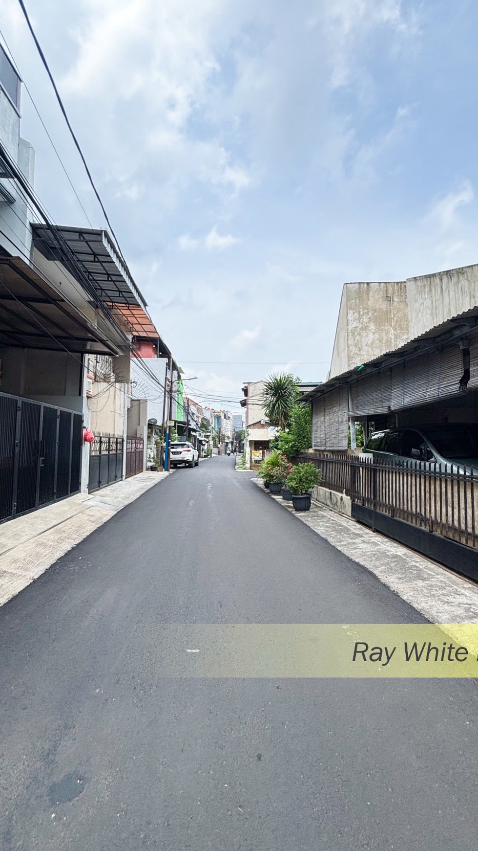 RUMAH LAMA HITUNG TANAH + KOS KOSAN 20 PINTU DI AREA TOMANG, JAKARTA BARAT