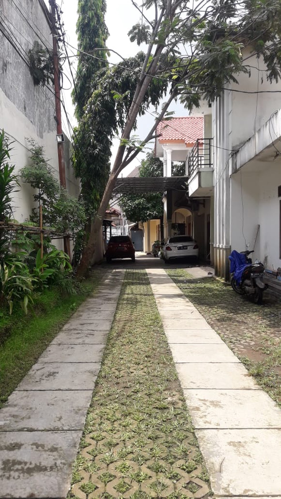 Tanah Pinggir jalan raya di Cilandak Jakarta Selatan