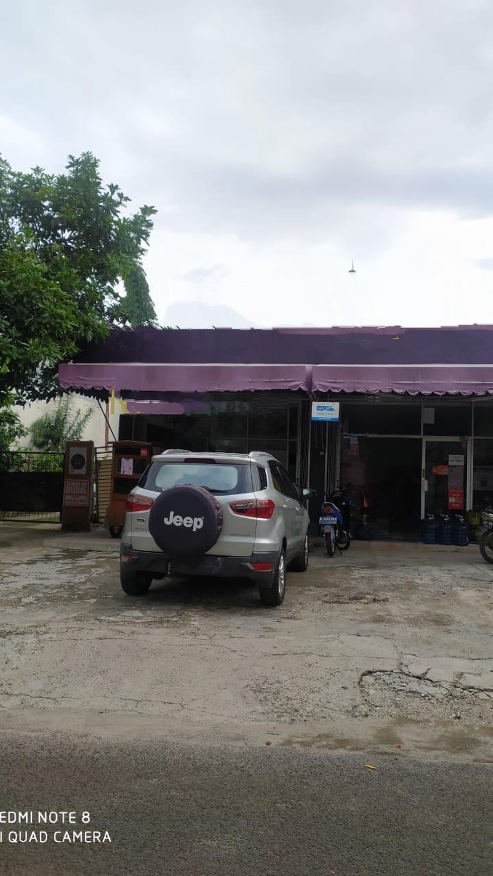 Tanah Pinggir jalan raya di Cilandak Jakarta Selatan