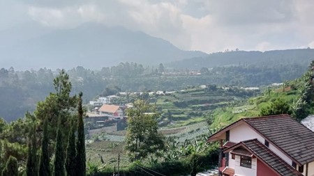 Villa Bagus View Gunung di Villa Istana Bunga