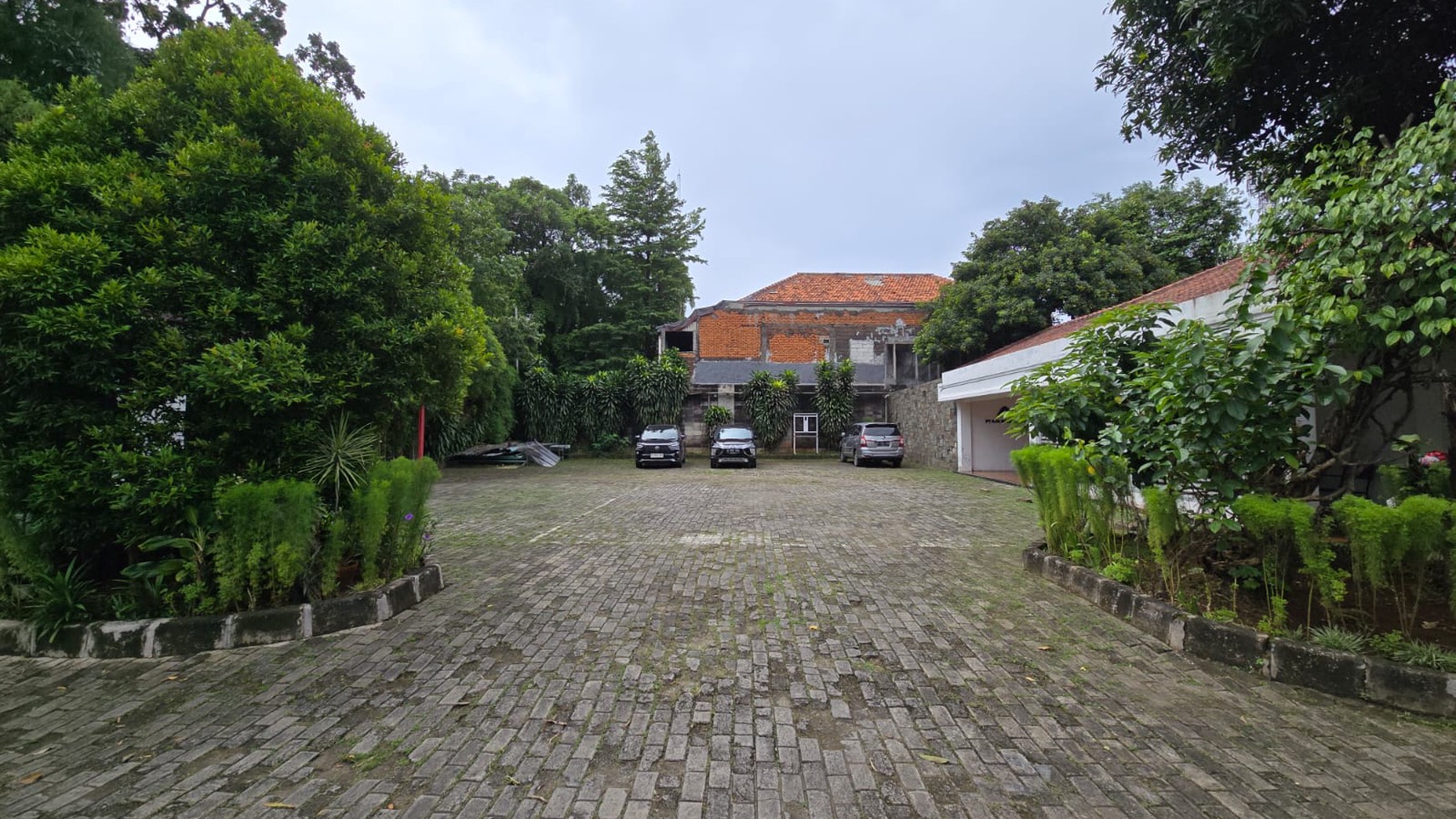Rumah Hitung Tanah Area Cipete