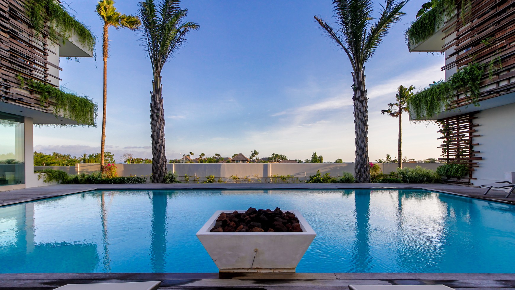 Luxury Apartment Great Location Walk in Distance To The beach Bali