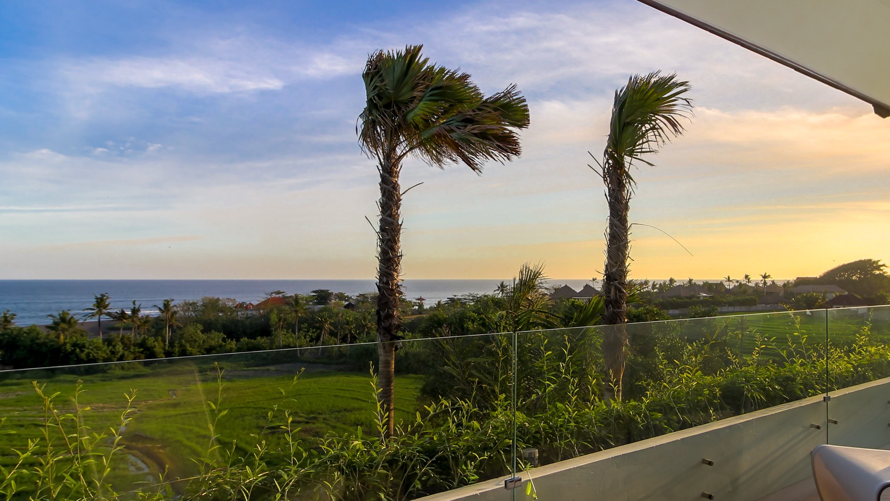 Luxury Apartment Great Location Walk in Distance To The beach Bali