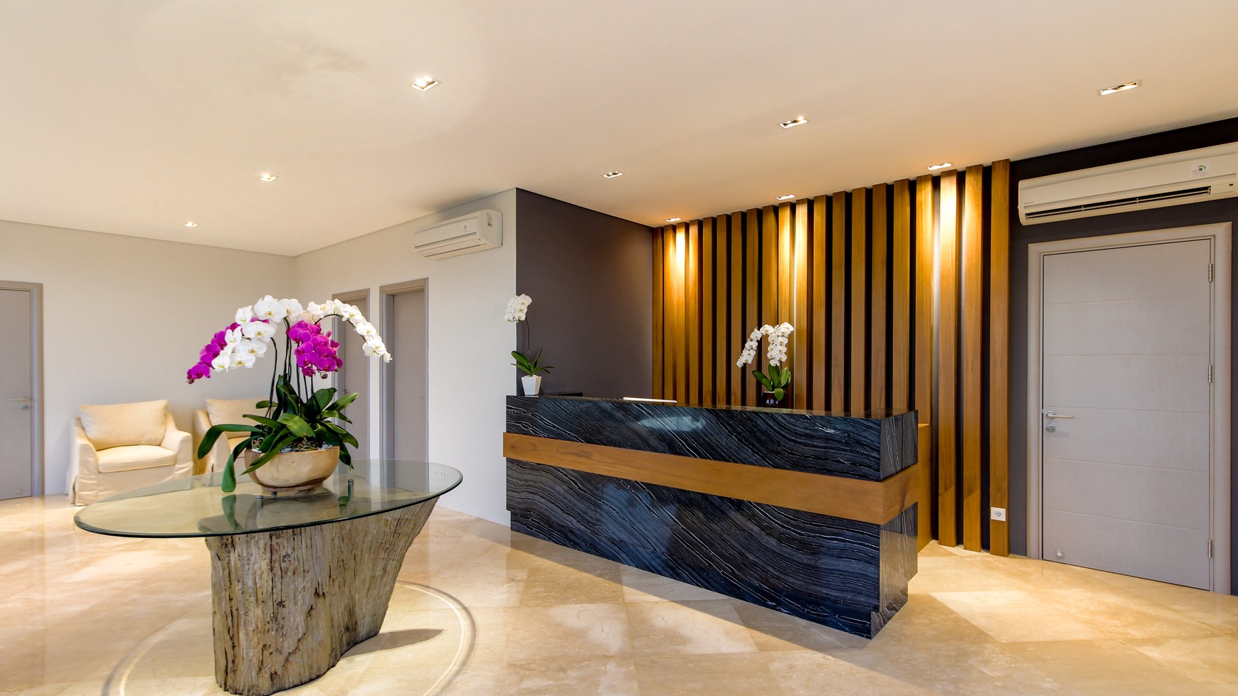 Luxury Apartment Great Location Walk in Distance To The beach Bali
