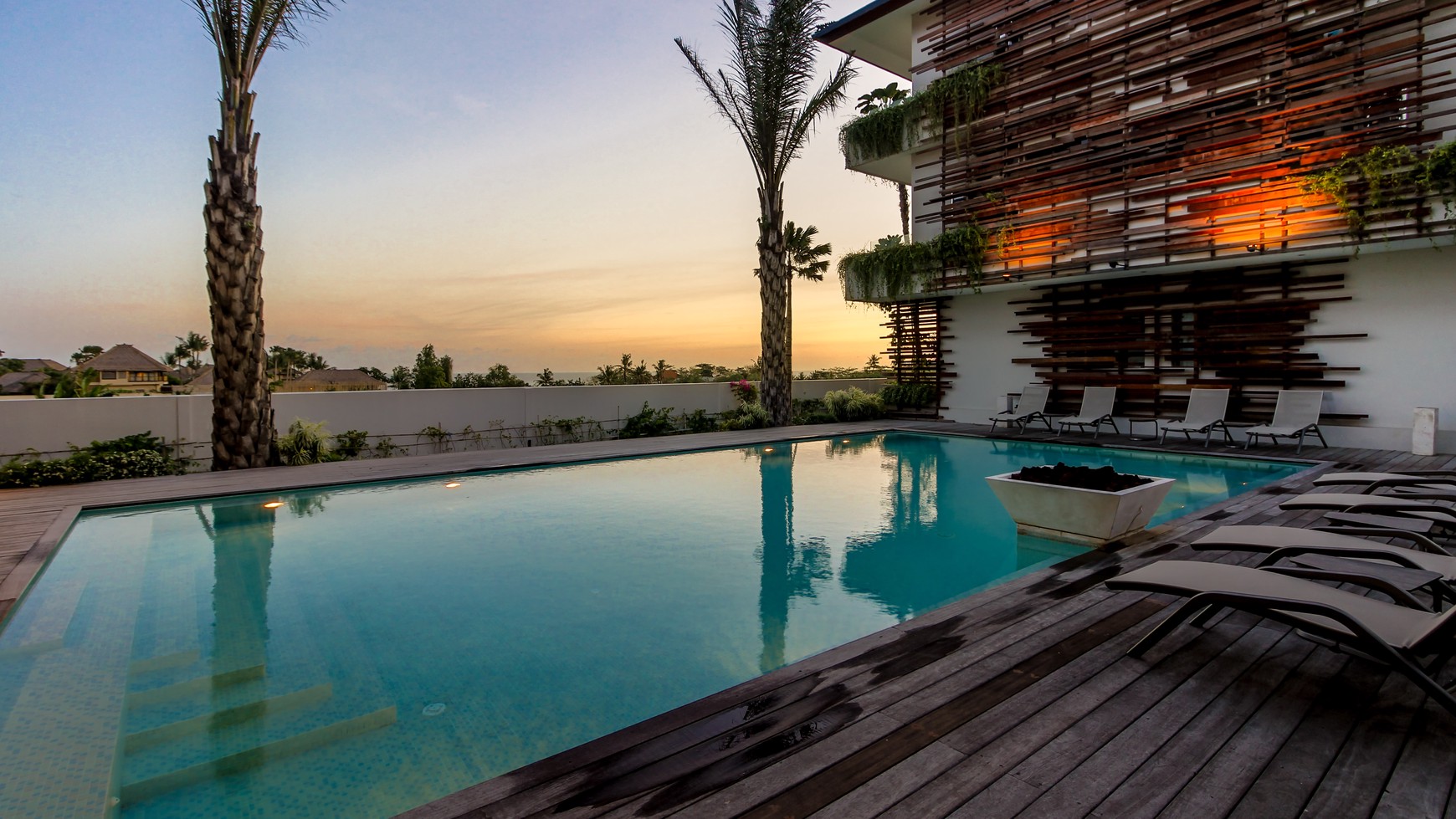 Luxury Apartment Great Location Walk in Distance To The beach Bali