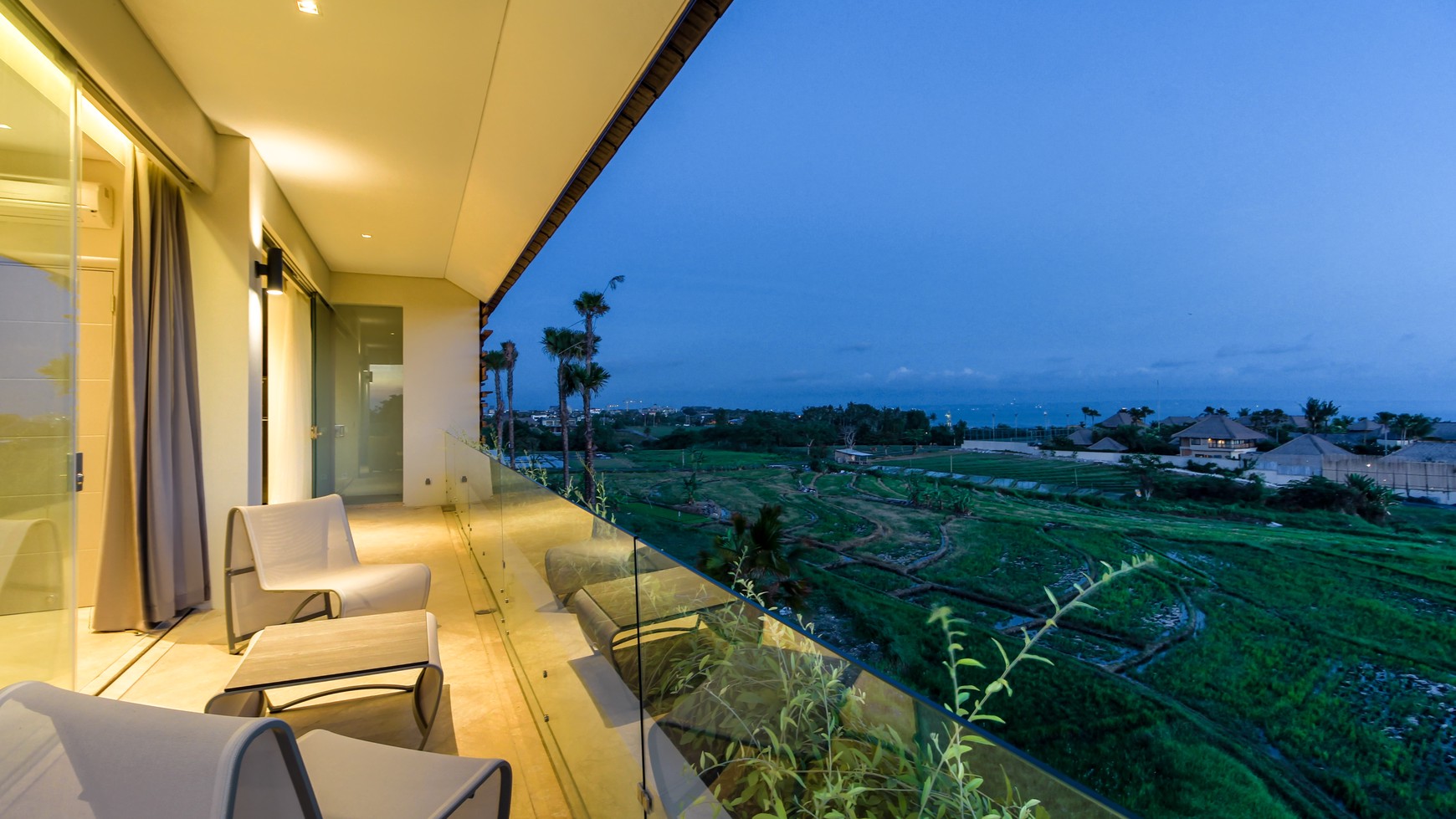 Luxury Apartment Great Location Walk in Distance To The beach Bali