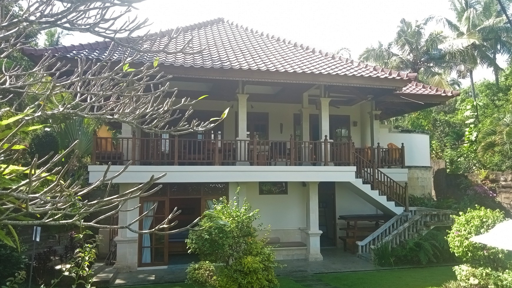 Escape to Lovina 2-Story Villa & Expansive Land