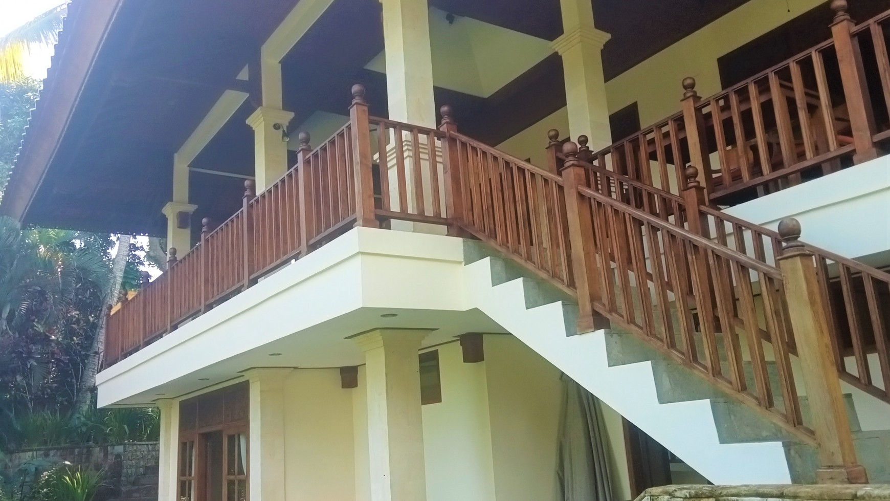 Escape to Lovina 2-Story Villa & Expansive Land