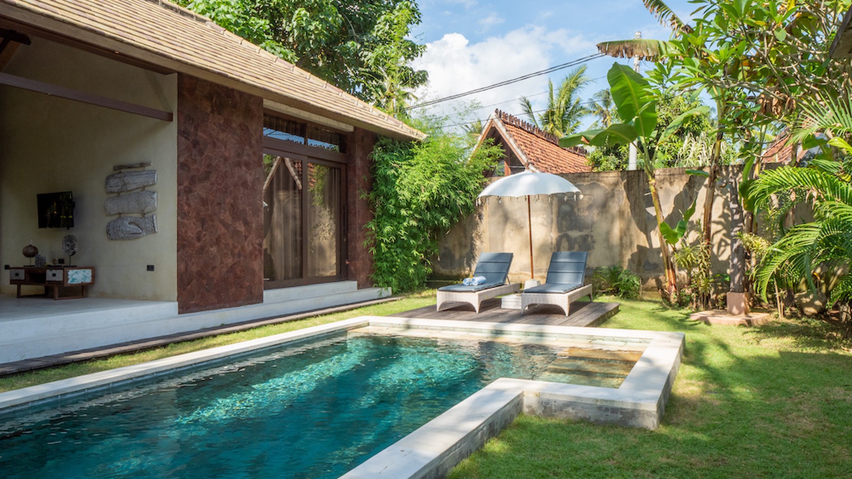 Package of 2 charming beachside villas for sale north Bali