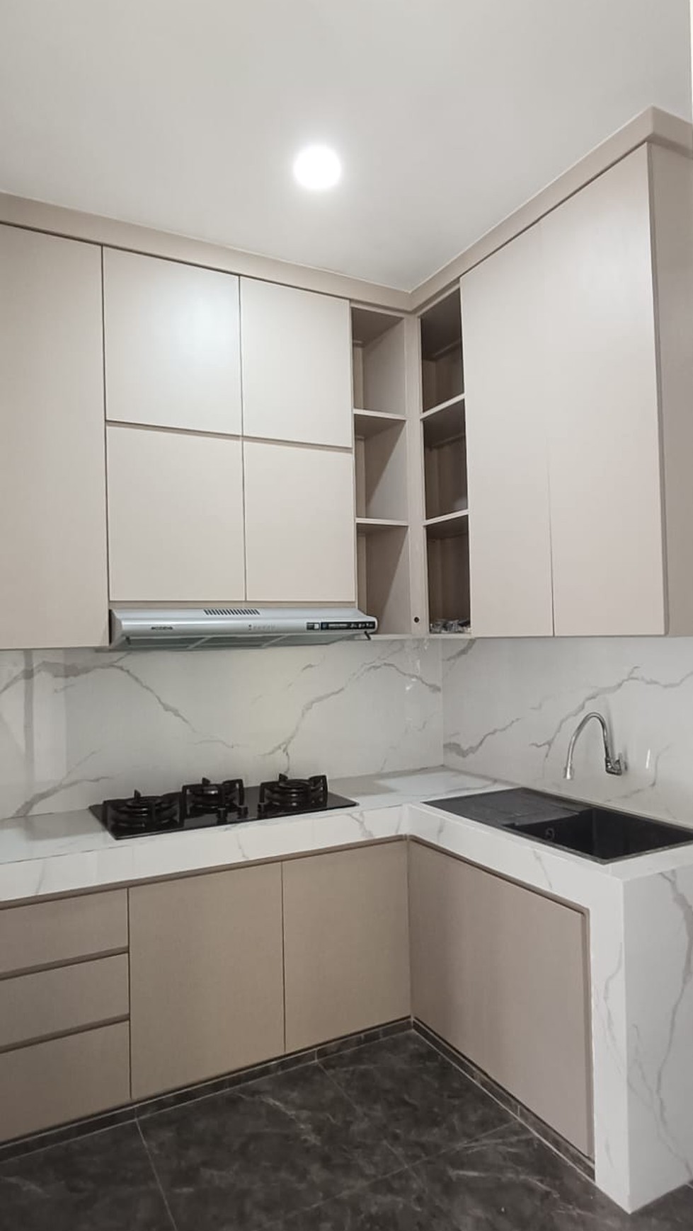 Rumah bagus siap huni di bintaro sektor 9