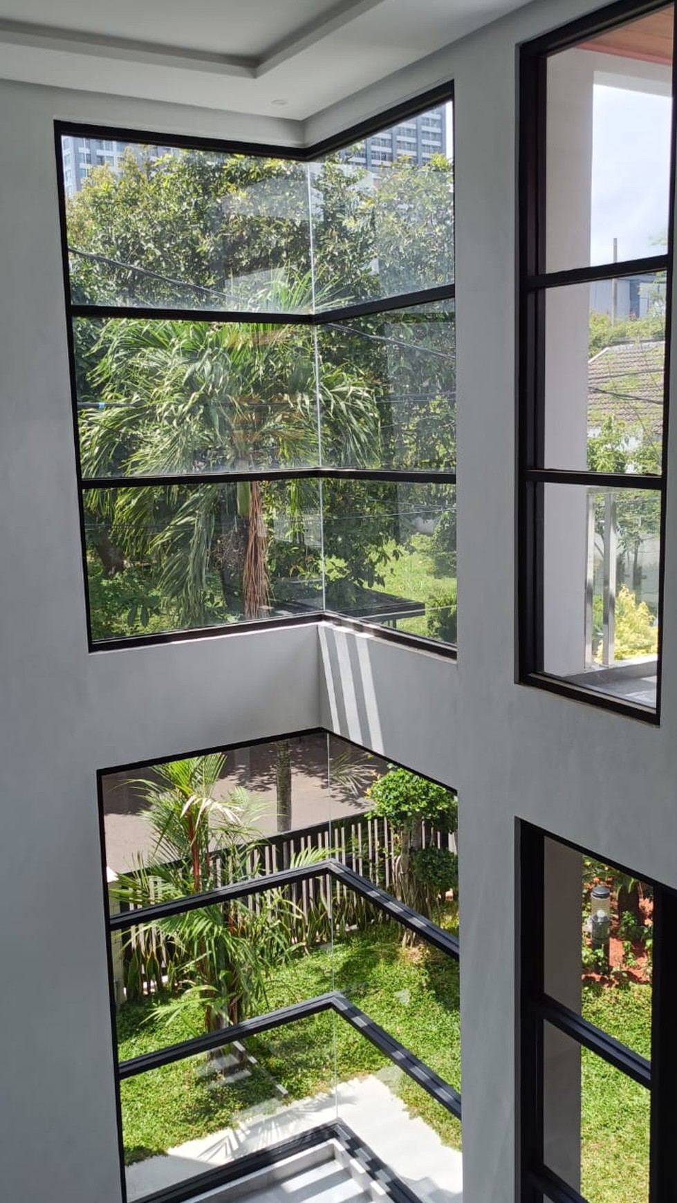 Rumah bagus siap huni di bintaro sektor 9