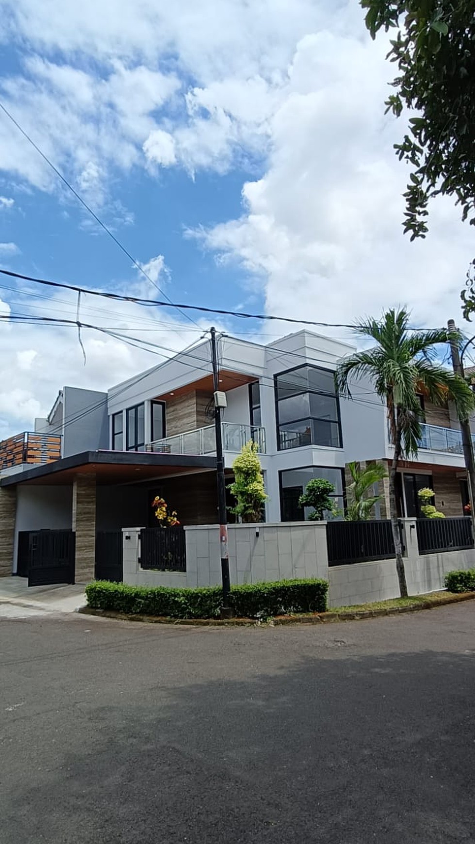 Rumah bagus siap huni di bintaro sektor 9