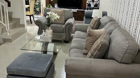 Rumah Cantik, Rapih, 2 Lantai di Cibubur Country