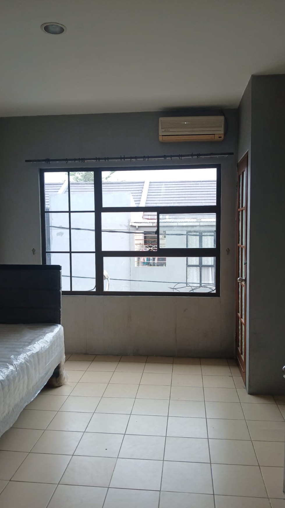 DIsewakan Townhouse murah di Permata Hijau Townhouse JL. Emerald - Lippo Karawaci Tangerang