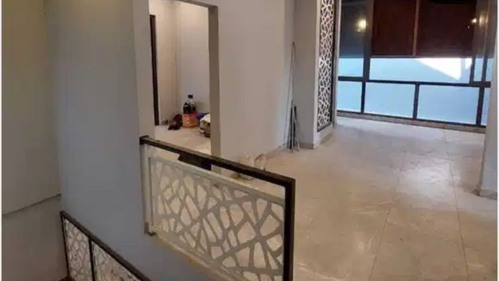 Dijual Rumah Baru Pakuwon City Surabaya PLUS Kolam Renang dekat Sekolah Xin zhong, Gloria